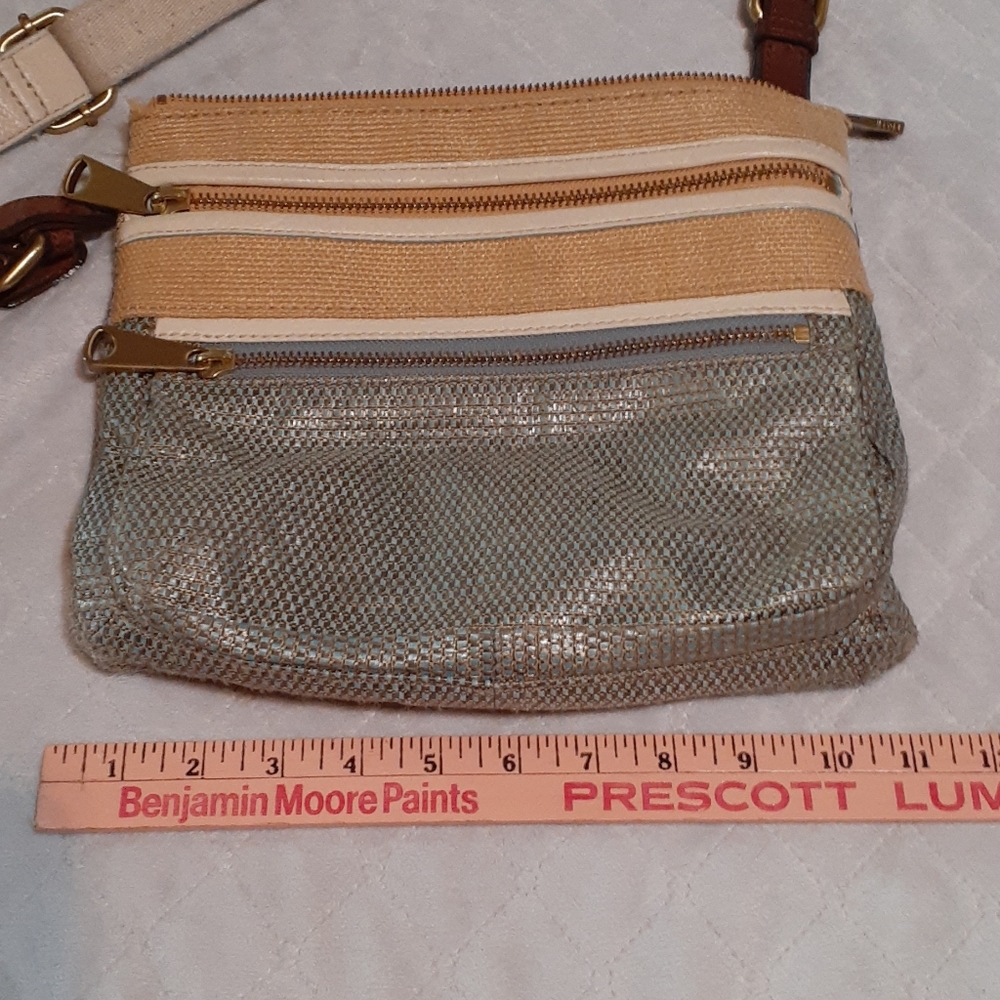 Fossil 'Explorer' straw crossbody gently used